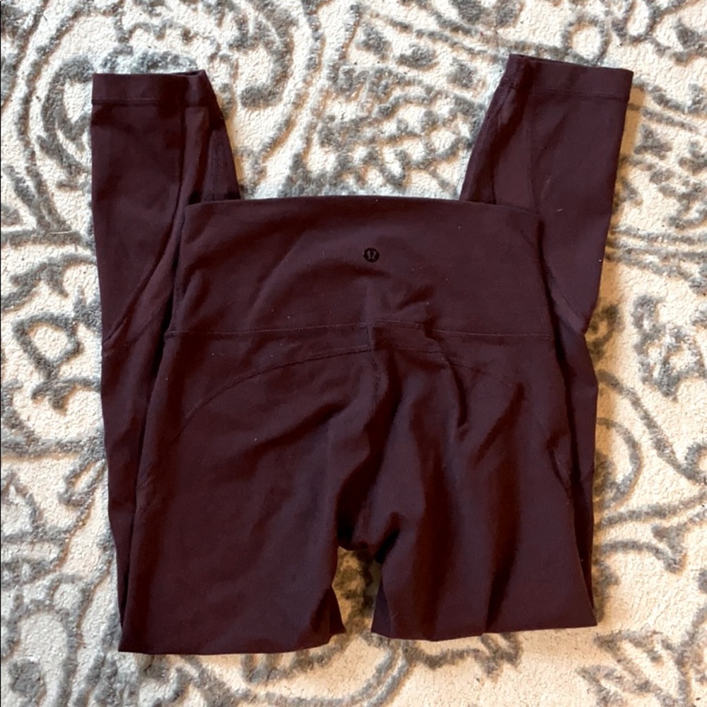 Lululemon Leggings with mesh detail - Picture 4 of 6